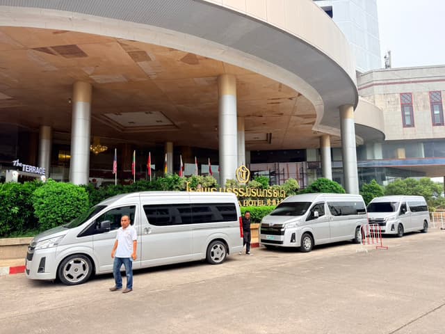 บรรยากาศรถตู้ VIP เช่าเหมาหาดใหญ่